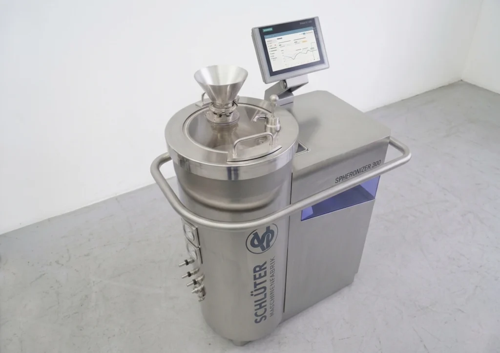 Spheronizer RM-300 im neuen Maschinendesign schräg von oben